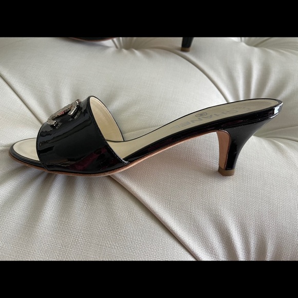 Chanel patent black heel sandals - Picture 3 of 8